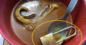 Who want eat asam with padlock? Who want eat asam with padlock?