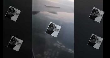 Sparks fly from the engine of a Scoot passenger plane(video) Sparks fly from the engine of a Scoot passenger plane(video)