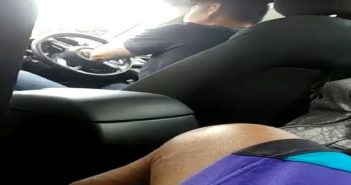 GO JEK DRIVER AND PASSENGER ARGUING. F EACH OTHER 412415734